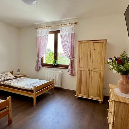 乡村民宿 Nad Rybnikem 斯塔斯科夫