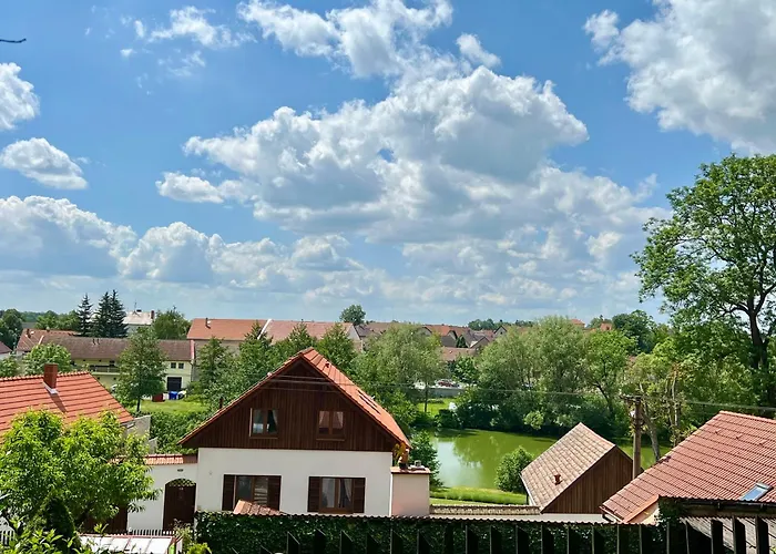 Nad Rybnikem Straškov