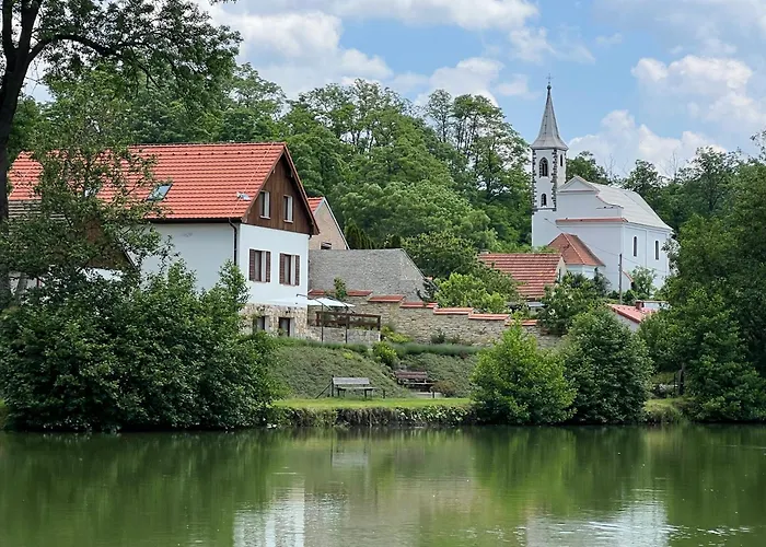 Nad Rybnikem Straškov